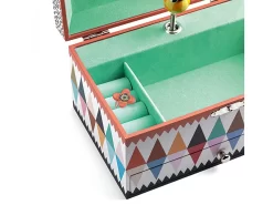 Djeco DJ06601 - Coffrets Boites à Musique- La Chanson Du Panda -Djeco Le Paradis Des Jouets djeco dj06601