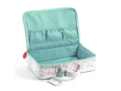 Djeco DJ07860 - Pomea - Le Rangement - Valise -Djeco Le Paradis Des Jouets djeco dj07860 pomea le rangement valise 1600 2